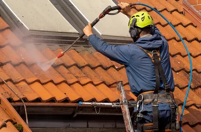 Démoussage et hydrofuge de toiture à Plaintel