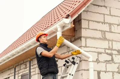 Pose et remplacement de gouttières à Plaintel